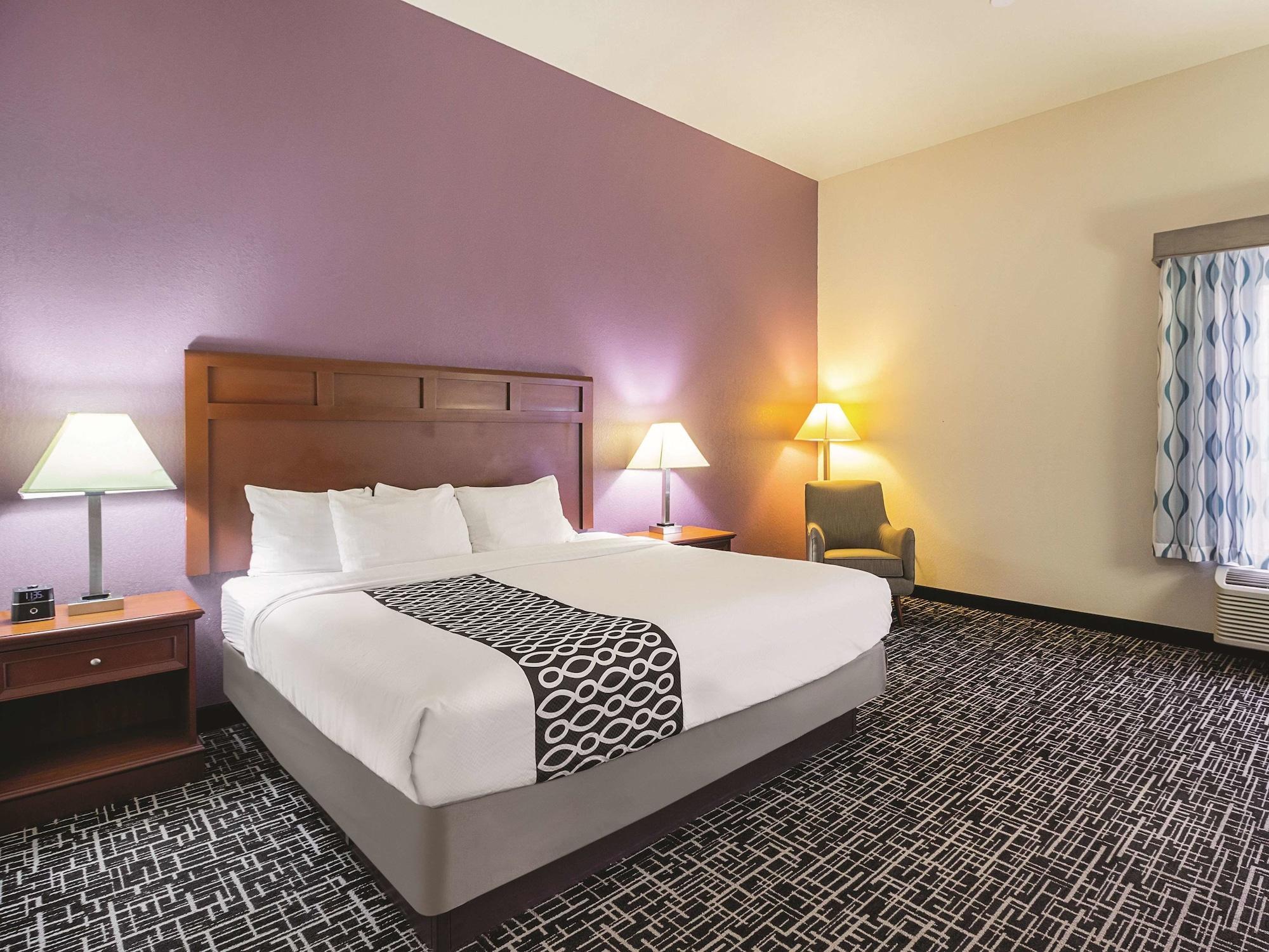 La Quinta By Wyndham Bowling Hotel