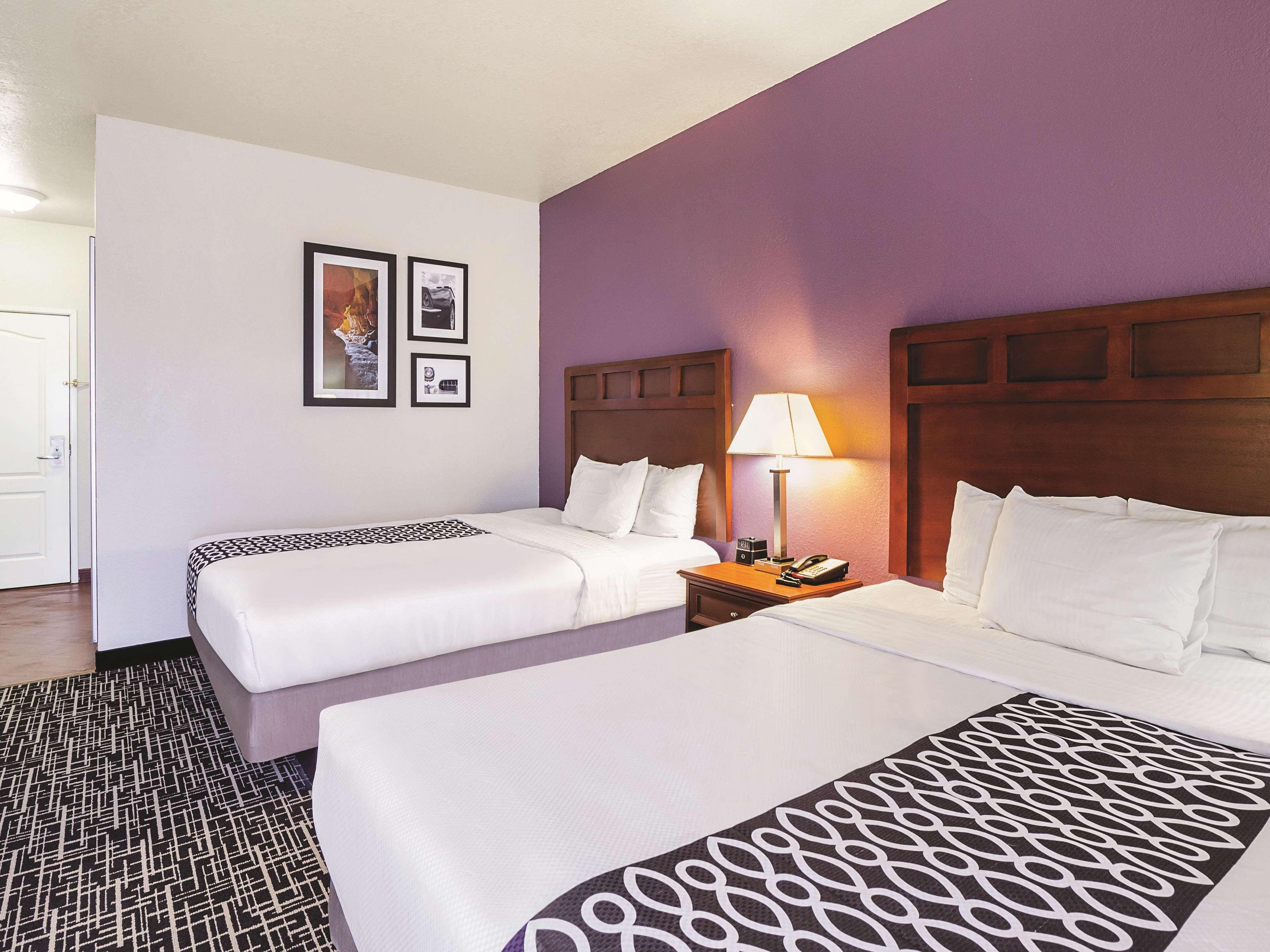 La Quinta By Wyndham Bowling Hotel