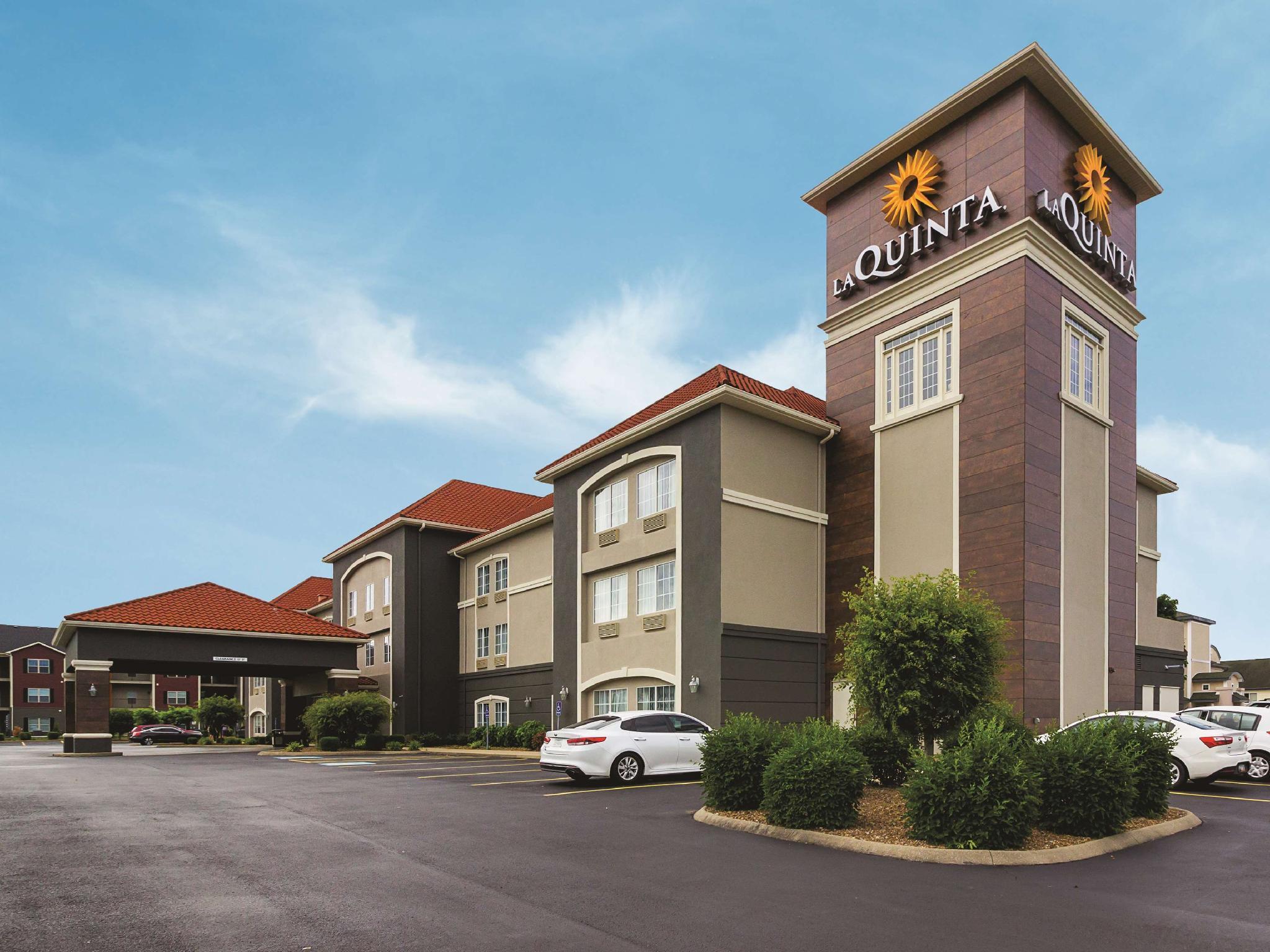 La Quinta By Wyndham Bowling Hotel