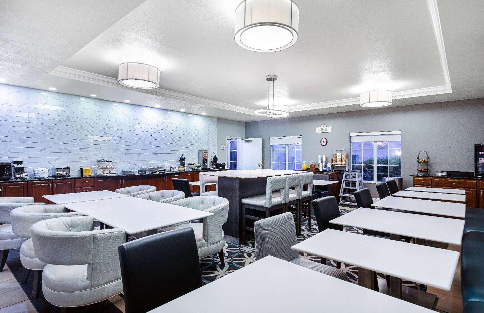 Hotel La Quinta By Wyndham Bowling