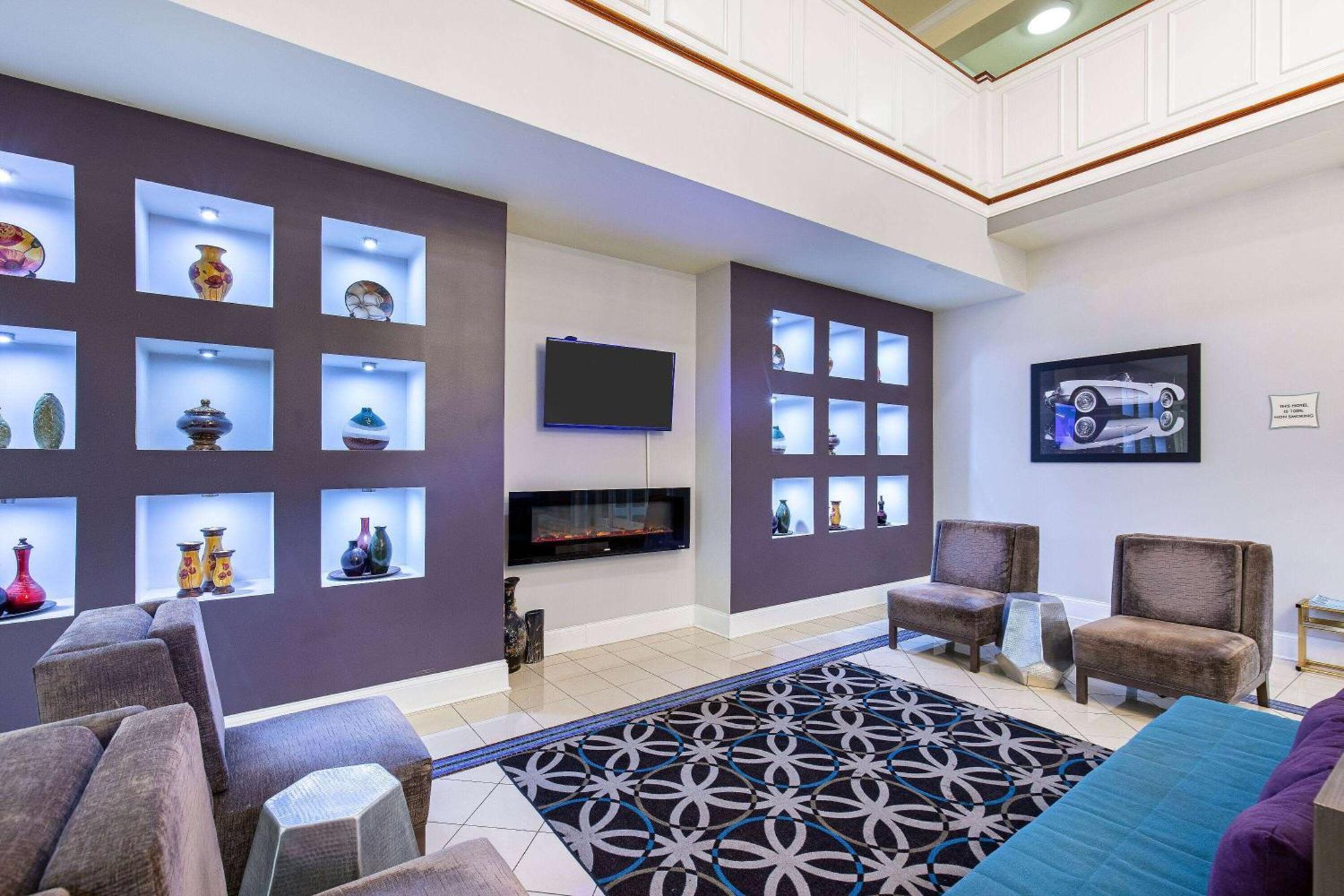 La Quinta By Wyndham Bowling Hotel 3*