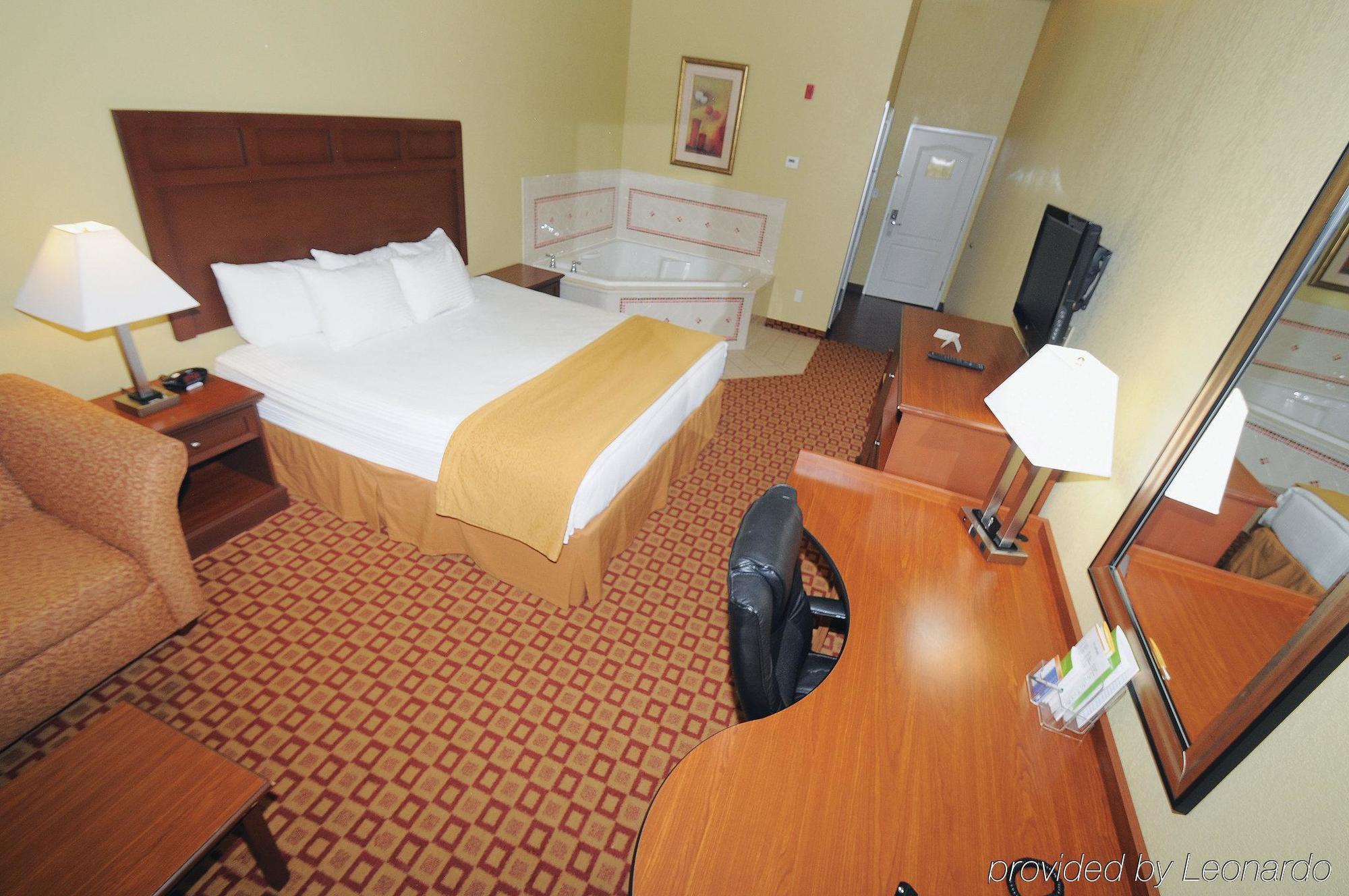Hotel La Quinta By Wyndham Bowling