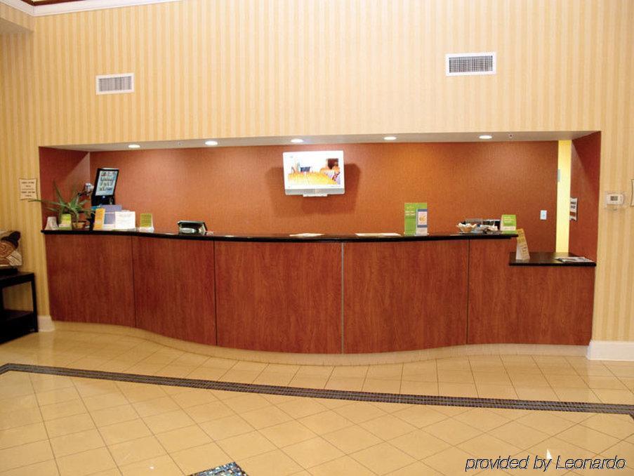 La Quinta By Wyndham Bowling Hotel